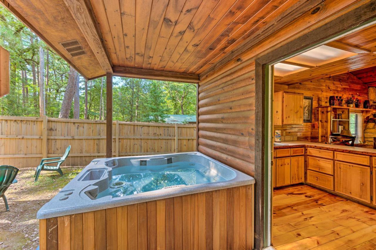 Ideally Located - Private Hot Tub Broken Bow