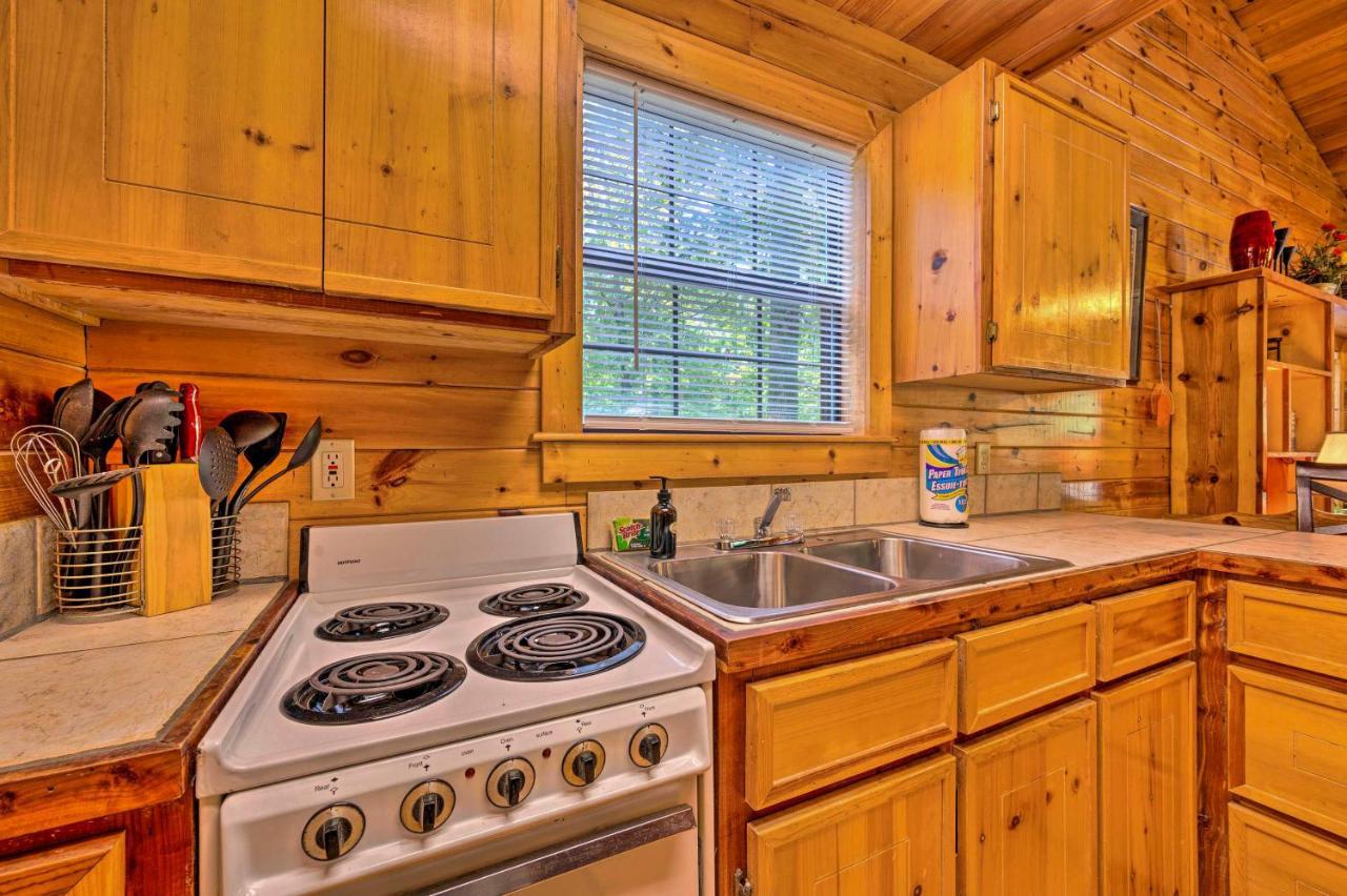 Holiday home Ideally Located - Private Hot Tub Broken Bow