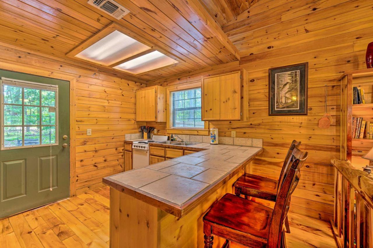Holiday home Ideally Located - Private Hot Tub Broken Bow