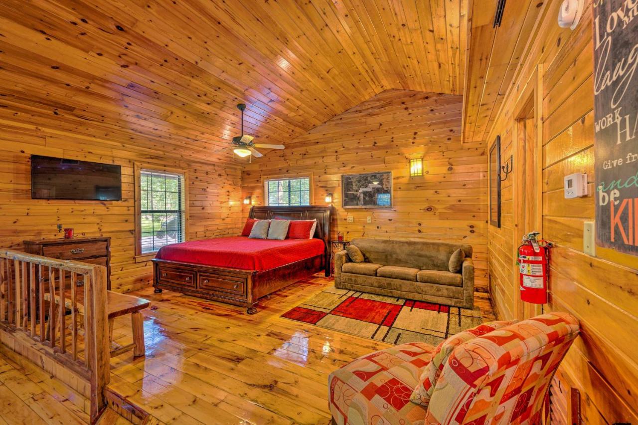 Holiday home Ideally Located - Private Hot Tub Broken Bow