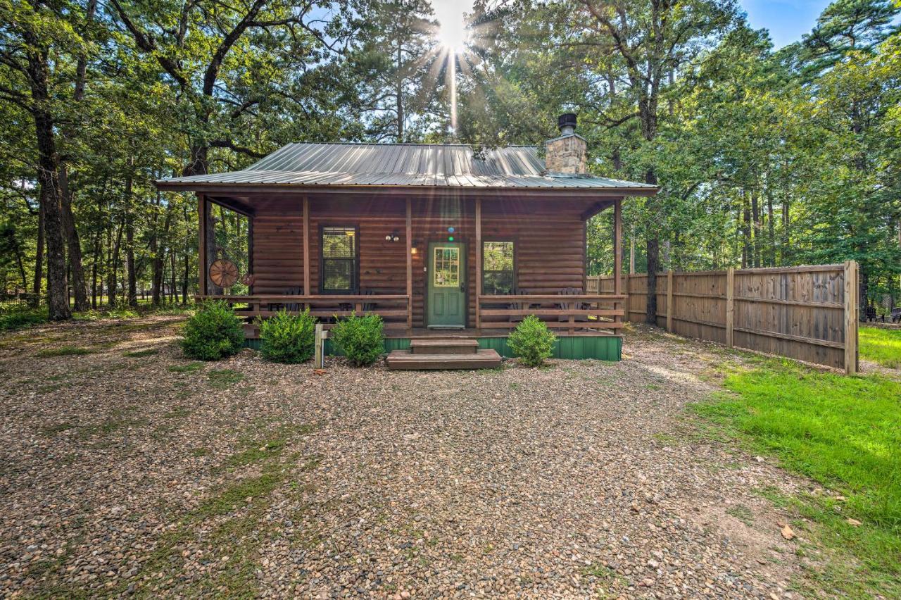 Ideally Located - Private Hot Tub Holiday home Broken Bow