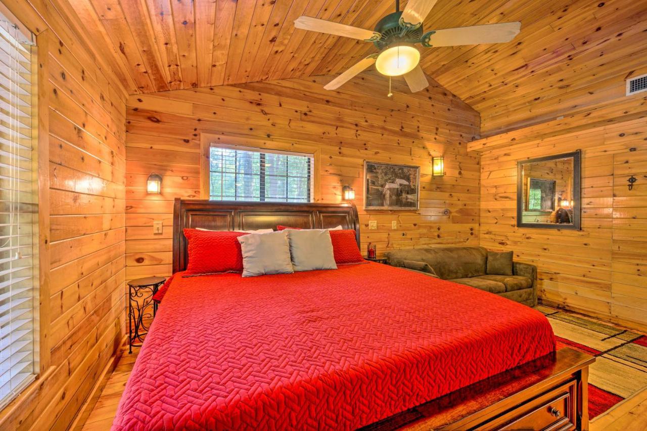 Ideally Located - Private Hot Tub Holiday home Broken Bow